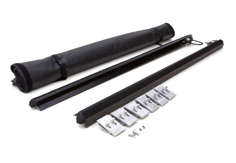 Lund Chevy Silverado 1500 (5.5ft. Bed) Genesis Elite Roll Up Tonneau Cover - Black