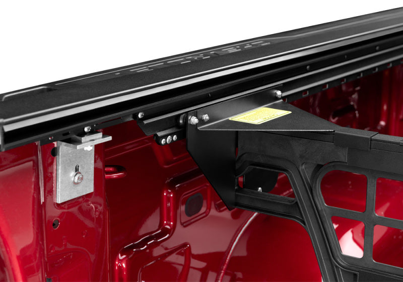 Roll-N-Lock 07-14 Chevy Silverado/Sierra w/ OE Rail Caps LB 96-1/4in Cargo Manager
