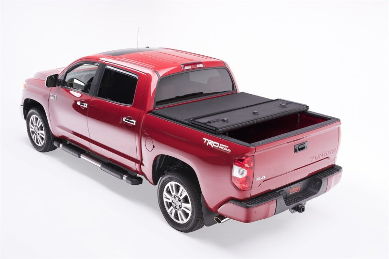 Extang Toyota Tundra (6.5ft) (Works w/o Rail System) Solid Fold 2.0