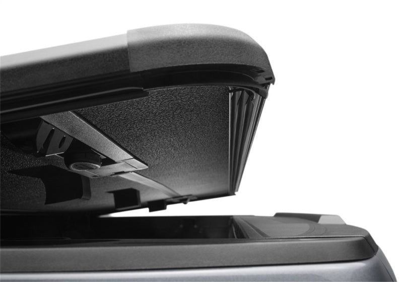 Extang 14-19 Chevy/GMC Silverado/Sierra 1500 (8ft. 2in. Bed) Solid Fold ALX